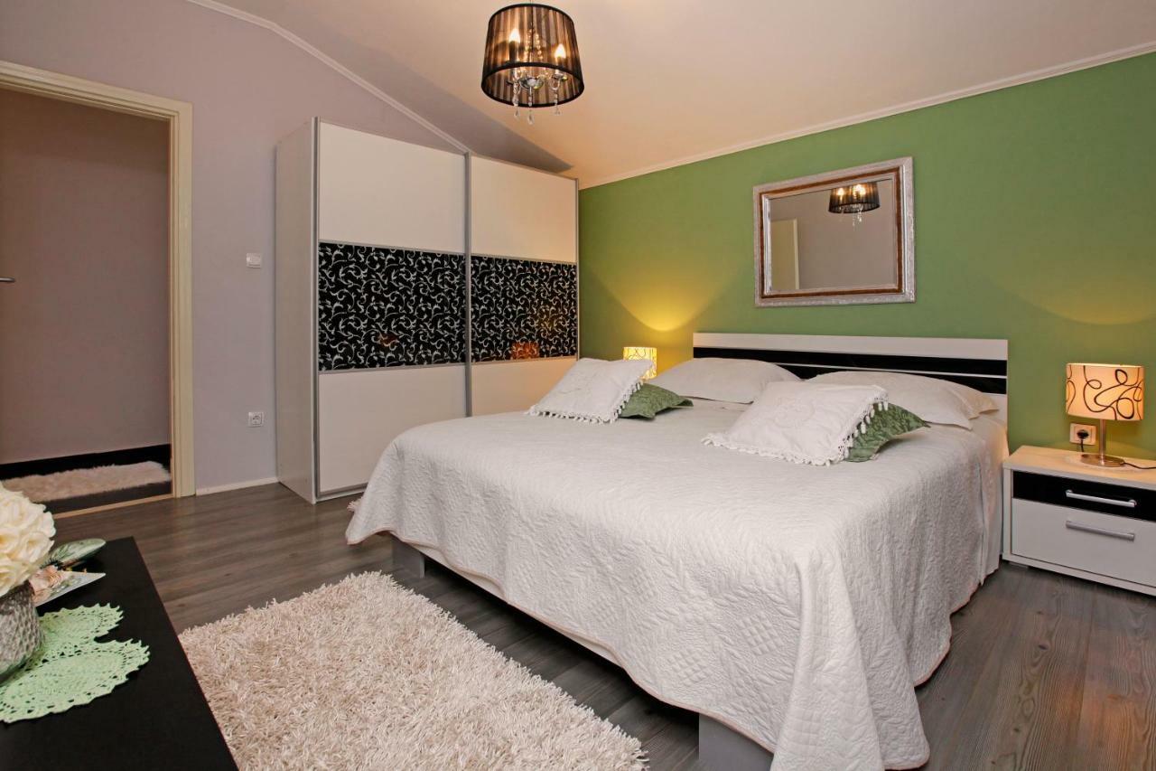 Apartment Ambroz Vela Luka Extérieur photo